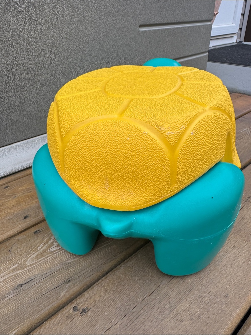 Rubbermaid Kids Turtle Step Stool with storage - Picture 5 of 14